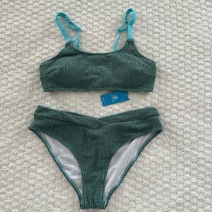 Cupshe turquoise textured bikini. Never worn tags still attached.